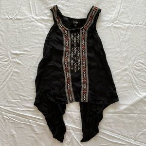 By & By Black Open Back Tank with Tribal Inspired Design (Size Small)